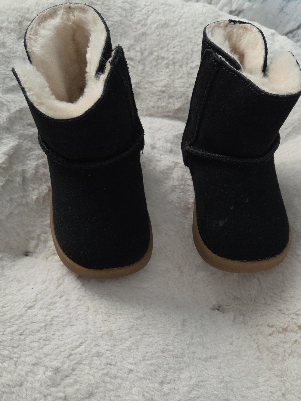 UGG Infant/Toddler Size 4  Black Suede Fleece-Lined Boots with Tan Soles
